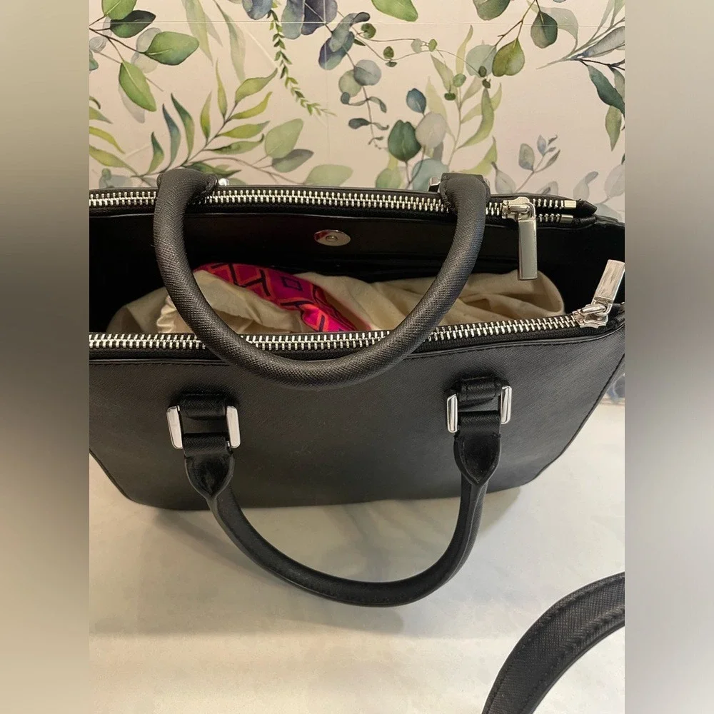 Tory Burch Robinson Floral Tote Shoulder Crossbody Handbag‎ Black Blue Leather